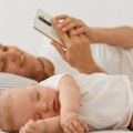 Roditelji širom sveta traže ovaj snimak: Samo uključite telefon i beba će utonuti u san!