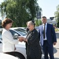 Građevinski inspektori dobili 10 novih službenih vozila: Sofronijević uručila ključeve - "Svaki dan su na terenu"