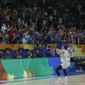 VIDEO Ludilo u autobusu: Srbija slavi prolaz u finale Mundobasketa uz poznatu pesmu, svi skaču