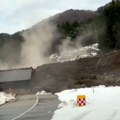 Klizište progutalo kuće! Jezivi snimak iz Japana nakon zemljotresa: Ljudi uspaničeno beže dok zemlja nosi sve pred sobom…