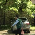 Koštunica sa kesom u ruci uhvaćen u šetnji! Ovako dane provodi bivši premijer Srbije