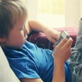 Dečji svet je veći od ekrana: Prekomerna upotreba telefona može dovesti do ozbiljnih poremećaja