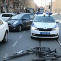 "Krvario je iz usta i nosa": Biciklista povređen u udesu u Paraćinu: Zakucao se u točak kamiona, pa udario glavom u beton