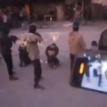 Hamas javno ubija ljude na ulicama Gaze: Uznemirujući snimci šire se društvenim mrežama: Na snimcima se vidi da su žrtve bile…