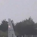 (Video) Udarao vojni avion sekirom! Drama na aerodromu u Irskoj