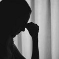 Kampanja za prevenciju samoubistava: Ako posegneš za nečim, neka to bude razgovor