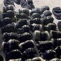 Iz vozila izbacio 45 mina, bombi, zolje, rakete, pa pobegao policiji: Usledila opsežna potraga