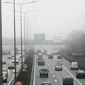 Upozorenje vozačima: Promenljivi vremenski uslovi otežavaju vožnju, magla ujutro i noću