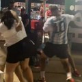 Navijači se brutalno potukli zbog Mesija! Opšta makljaža ispred stadiona - čovek u dresu Argentinca nije gledao gde udara…