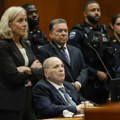 Vajnstin ponovo u njujorškoj sudnici nakon izlaska iz bolnice: Moguće izručenje Kaliforniji zbog presude za silovanje
