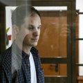 Počelo suđenje američkom novinaru pred ruskim sudom: Optužen za špijunažu