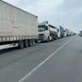 AMSS: Vožnju i danas otežavaju pljuskovi, mokri kolovozi i smanjena vidljivost
