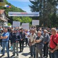 U Zaglavku blokada puta zbog najavljene izgradnje deponije u tom selu (VIDEO)