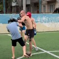 Evo kako izgleda mešavina fudbala i boksa, ovo do sada niste videli: Nema faula, prvo nokaut i onda gol!