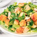 Cezar salata je sve što nam treba ovih dana: Recept za lagani obrok sa neodoljivim dresingom!