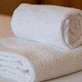 Evo zašto mnogi ostavljaju peškire na kvake u hotelima: Lopovi ga mrze, pušači obožavaju, a zbog ovoga možete biti kažnjeni…