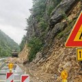 Pokrenuto klizište kod Čačka: Ova deonica zatvorena za saobraćaj do daljeg