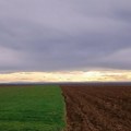 Srbija ostaje bez obradivog zemljišta! Izgubljeno 1,2 miliona hektara, a cena oranica ide u nebo