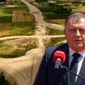 "Zbog Srbije i ljubavi prema njoj gradimo poveznice" Dodik na ceremoniji početka izgradnje deonice autoputa Bijeljina–Brčko…