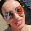Sloboda Mićalović i Ana Franić se snimaju na groblju Ne mogu da nađu grob: "Nunali ga na samrti, pevali mu na sahrani", sve…