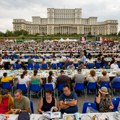 Ginisov rekord u Bukureštu: Sto dug pet kilometara okupio 20.000 ljudi