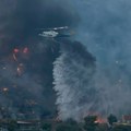 Požari i dalje bukte u Grčkoj, saobraćaj u ugroženim delovima u prekidu