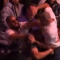Ne čekaju meč: UFC zvezde se potukle u publici (VIDEO)