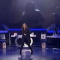 Pevačica usred emisije doživela infarkt Osetila je jak bol u grudima, pa se onesvestila!