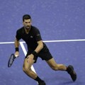 Uživo: Novak ima velikih 2:0 – publika podivljala u trećem setu