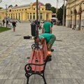 Postavljen novi mobilijar na Trgu Crvenog barjaka