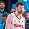 Težak udarac za Efes: Osmani pauzira tri nedelje, a za njega je sezona završena