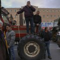 Хаос у Атини, грчки пољопривредници блокирали центар града: Протест испред зграде парламента, а ово су разлози! (фото)