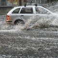 U Beogradu pala mesečna količina kiše samo za jedan dan: Spasene tri osobe