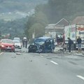 Jeziv Sudar dva automobila na putu Požega - Užice, jedno vozilo potpuno smrskano
