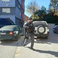 Kosovska Mitrovica: U Tri solitera pronađeni eksplozivi i oružje