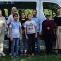 Fondacija „Braća Karić” donirala mini bus školi u Opštini Istok