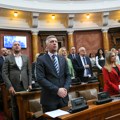 Obradović (Dveri): Srbija za kazne, penale i naknadu štete za pet godina platila 722 miliona evra