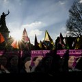 Nekoliko hiljada ljudi na protestu u Parizu traži pravdu za tri Kurda ubijena 2013.