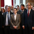 Brnabić, Macut, Gašić, Vuk Stanković, Vučević, Bratina i Porfirije u ambasadi Rusije povodom Dana pobede: Vučić za to…
