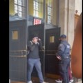 Maskirani demonstranti upali u biblioteku Univerziteta Kolumbija: Uhapšeno 76 osoba (video)