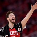 NBA zvezda bodri svoj Bešiktaš (VIDEO)