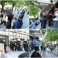 (Video) Blokirana zgrada suda u Novom Sadu, intervenisala policija Deo zaposlenih ušao u objekat na drugi ulaz