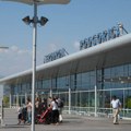 Pijani pravili haos na podgoričkom aerodromu: Drali se, uznemiravali putnike, pa napali policajce