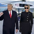 VIDEO Tramp preti prstom Melaniji, ona odmahuje glavom: Šok snimak iz predsedničkog helikoptera, svi se pitaju šta se dešava…