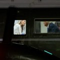 VIDEO Tramp preti prstom Melaniji, ona odmahuje glavom: Šok snimak iz predsedničkog helikoptera, svi se pitaju šta se dešava…