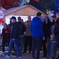 Skup "Srbija pobeđuje" u Pionirskom parku okupio se veliki broj građana