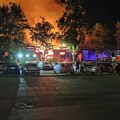 Požar kod Železničke stanice u Kragujevcu: Vatrogasci se do kasno u noć borili sa vatrenom stihijom [video]