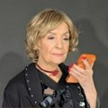 Lepa Lukić se sakrila u stanu zbog vrućine! Pevačica ni da mrdne zbog vremenskih neprilika