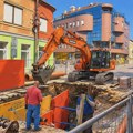 Pukao kanalizacioni kolektor star 60 godina u centru Zrenjanina: Radovi na dubini od šest metara, kraj sanacije se još ne…