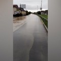 Jaka kiša izazvala izlivanje na ulicama Čačka, bujica u naselju Loznica